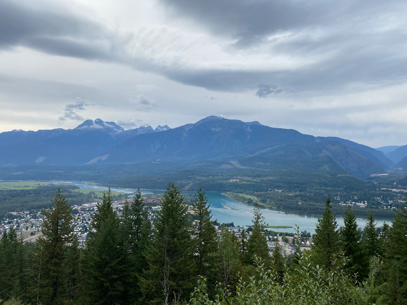 Mount Revelstoke Summit Area - Blick auf Revelstoke